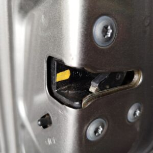 CERRADURA PUERTA TRASERA DERECHA NISSAN X-TRAIL (T30)