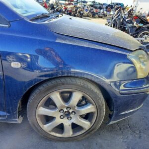 ALETA DELANTERA DERECHA TOYOTA AVENSIS BERLINA (T25)