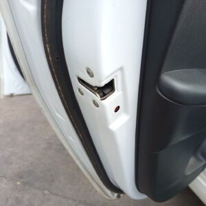 CERRADURA PUERTA TRASERA IZQUIERDA KIA VENGA (YN)