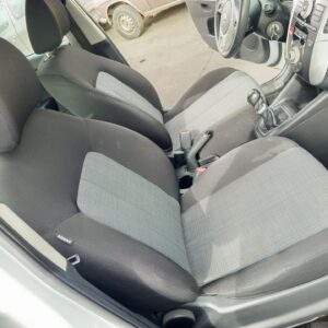 ASIENTO DELANTERO DERECHO KIA VENGA (YN)