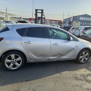 CAPO OPEL ASTRA J BERLINA 5P