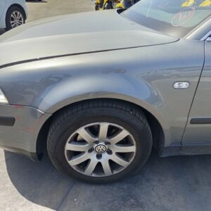 ALETA DELANTERA IZQUIERDA VOLKSWAGEN PASSAT BERLINA (3B3)