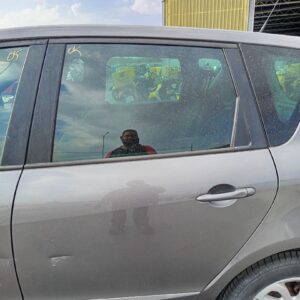 PUERTA TRASERA IZQUIERDA RENAULT SCENIC III (JZ)