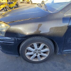 ALETA DELANTERA IZQUIERDA TOYOTA AVENSIS BERLINA (T25)