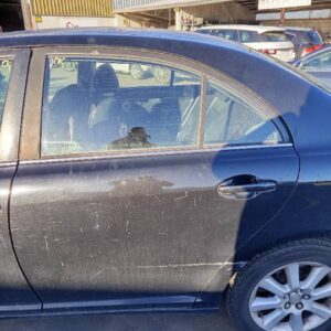 PUERTA TRASERA IZQUIERDA TOYOTA AVENSIS BERLINA (T25)