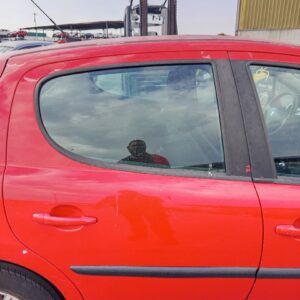 PUERTA TRASERA DERECHA PEUGEOT 207