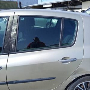 PUERTA TRASERA IZQUIERDA RENAULT CLIO III