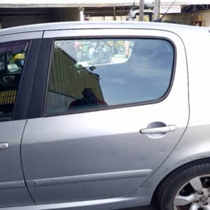 PUERTA TRASERA IZQUIERDA PEUGEOT 307 BERLINA (S2)