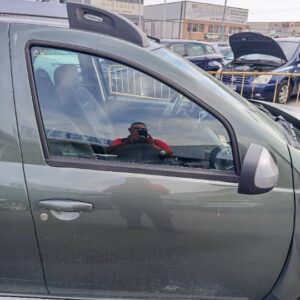 PUERTA DELANTERA DERECHA DACIA DUSTER I