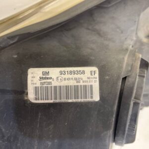 FARO DERECHO OPEL CORSA D