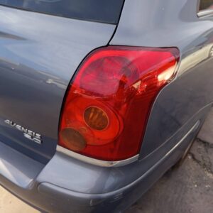 PILOTO TRASERO DERECHO TOYOTA AVENSIS WAGON (T25)