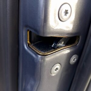 CERRADURA PUERTA DELANTERA DERECHA TOYOTA AVENSIS WAGON (T25)