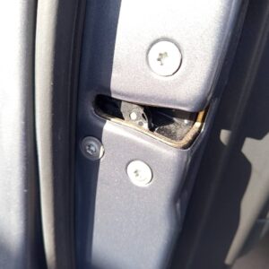 CERRADURA PUERTA DELANTERA IZQUIERDA TOYOTA AVENSIS WAGON (T25)